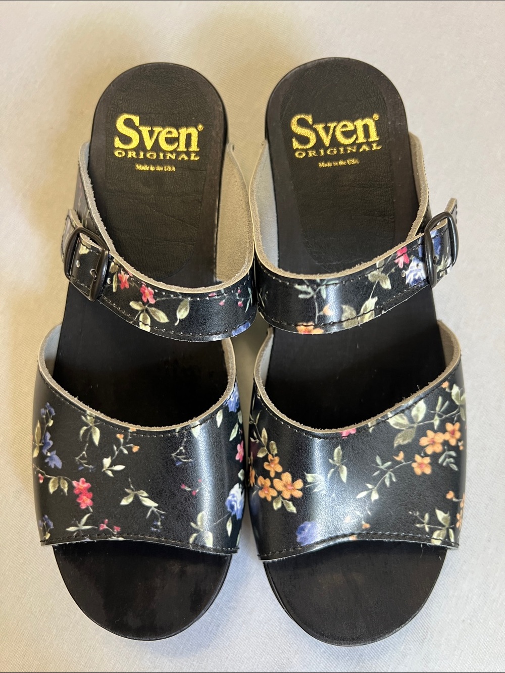 Sven Original Two Strap Sandal Clogs Black Flowers Floral Leather Size 39 or 8.5